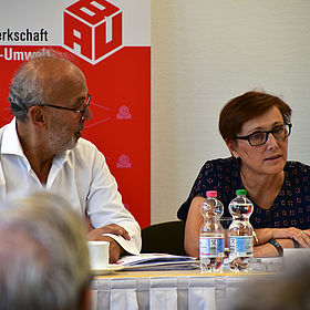 Bernd Günther und Beate Ehms im Gespräch
